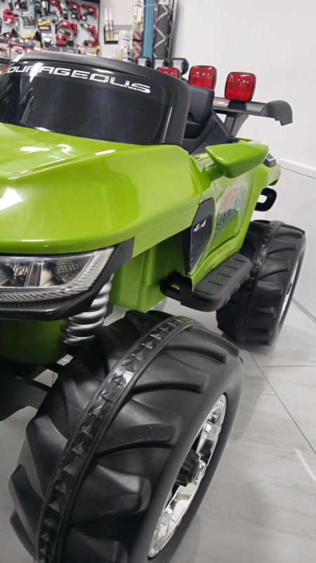 AUTO NA BATERIJE Y-MB4005-R