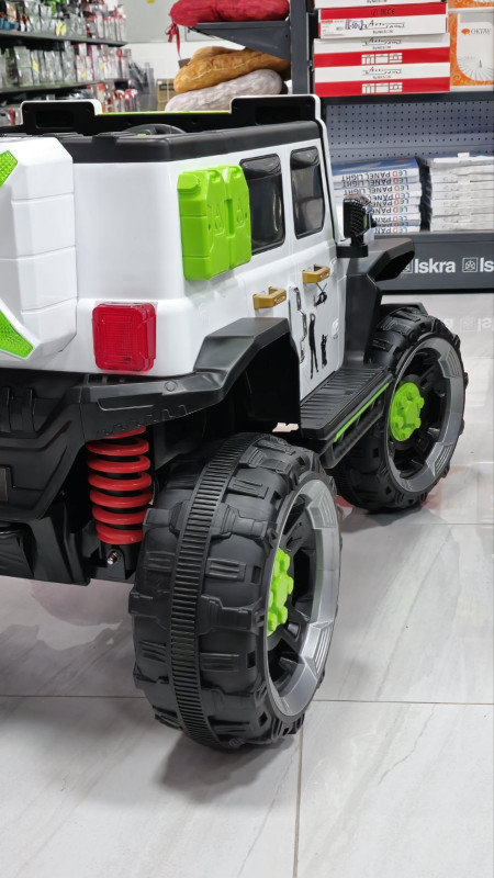 AUTO NA BATERIJE Y-MN6128-S/W