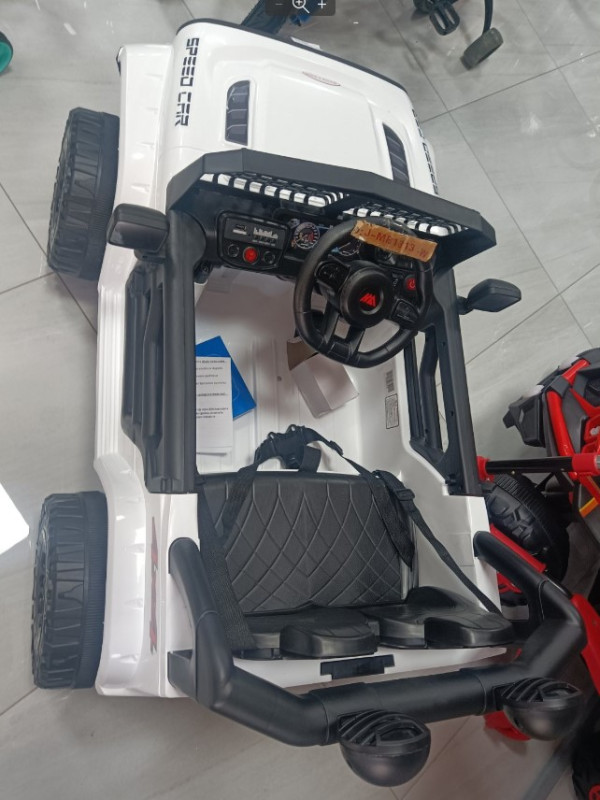 AUTO NA BATERIJE MB 1313 R/W