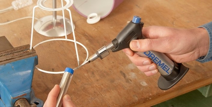 DREMEL VersaFlame 2200-5 Plinski plamenik sa priborom u metalnoj kutiji