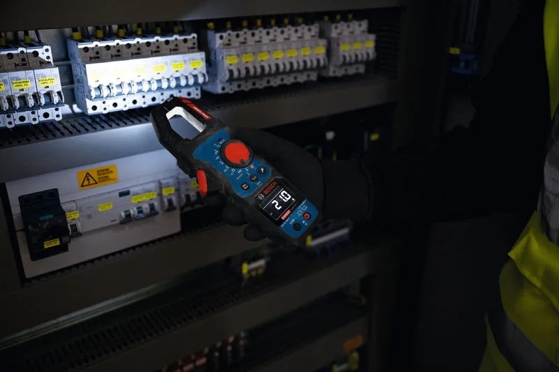 BOSCH EXPERT EXMC600-17 Digitalna strujna kliješta CAT III/IV 300/600V IP54 LCD True RMS Temp MH1