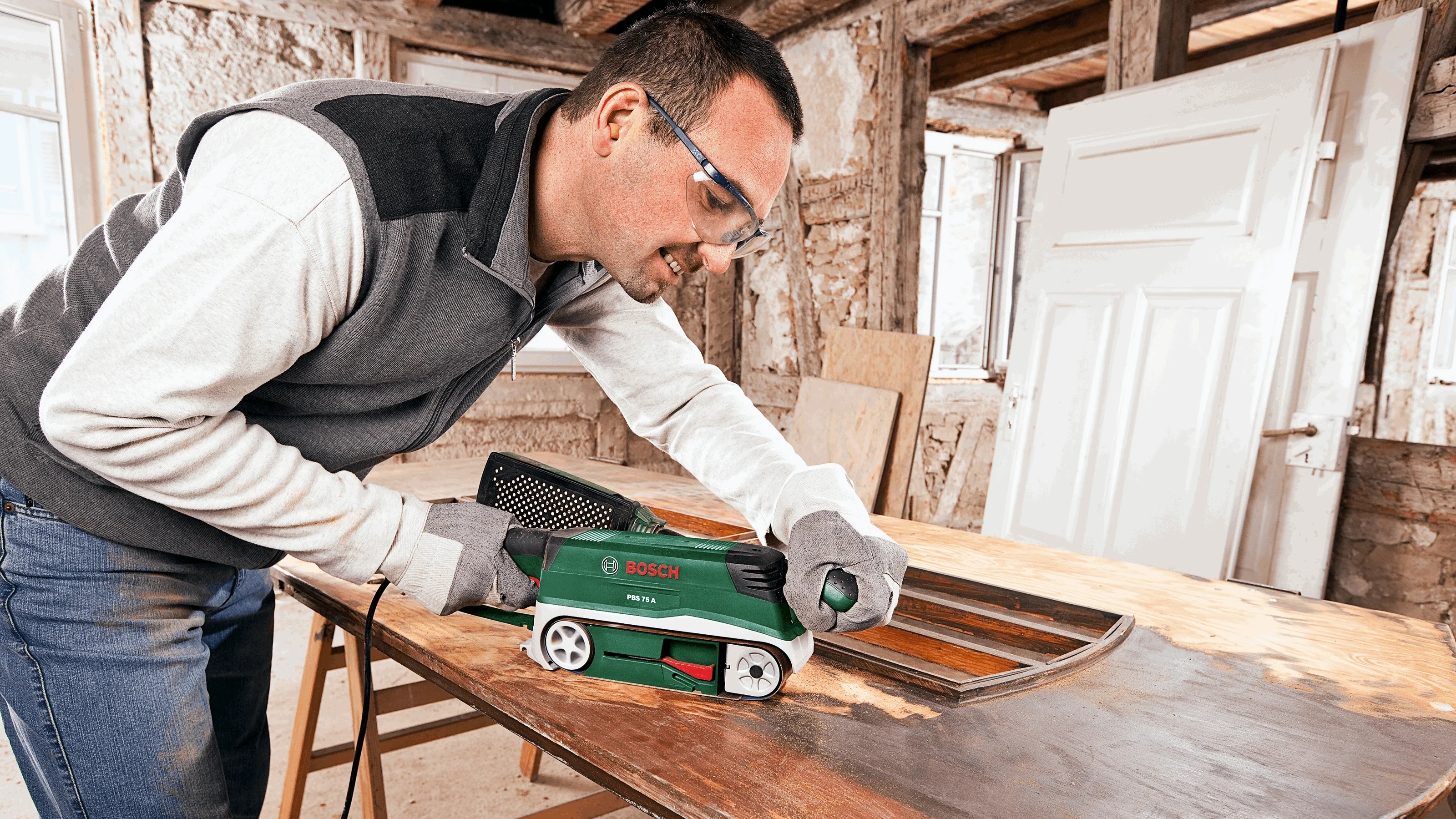 BOSCH PBS 75 A Tračna brusilica 710W 75mm