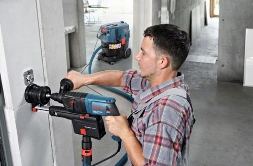 BOSCH GAS 35 L AFC Usisivač 1200W 35l sa utičnicom za alat i automatskim otresanjem