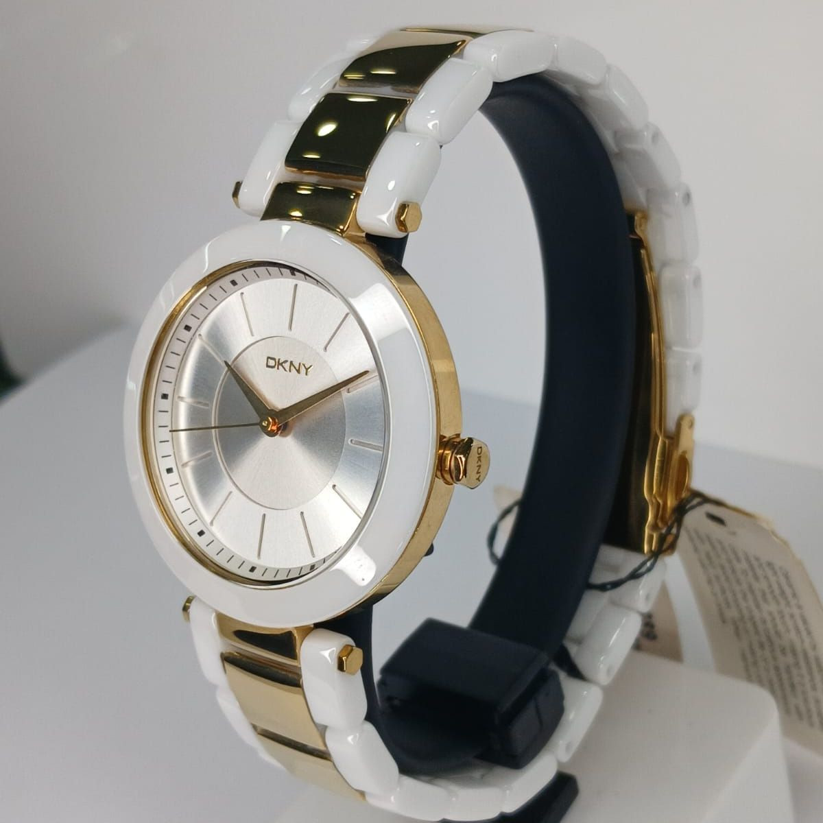 DKNY 2289