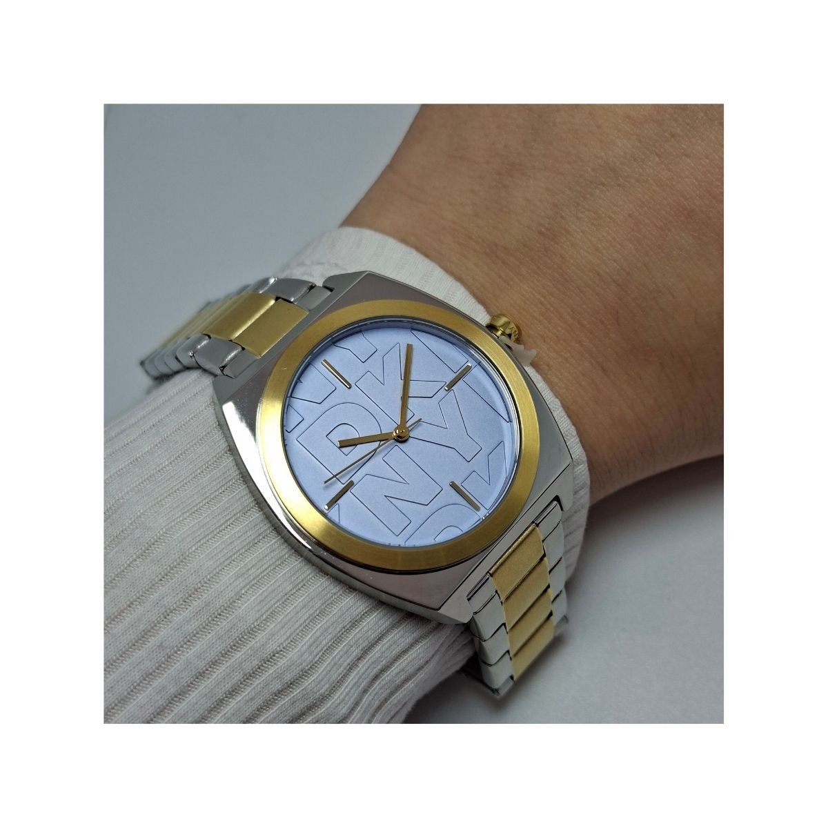 DKNY SAT DK1L039M0055