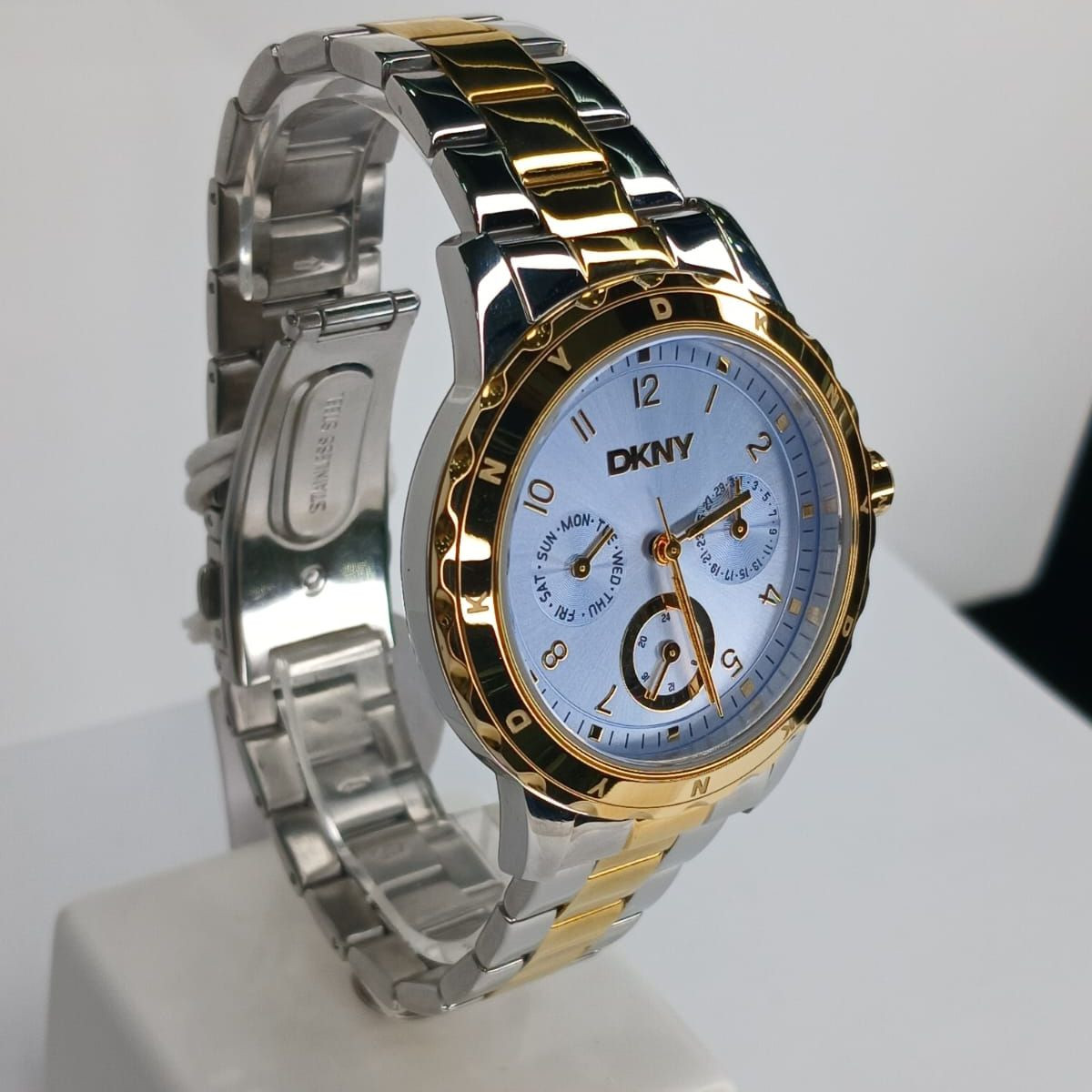 DKNY SAT DK1L054M0075