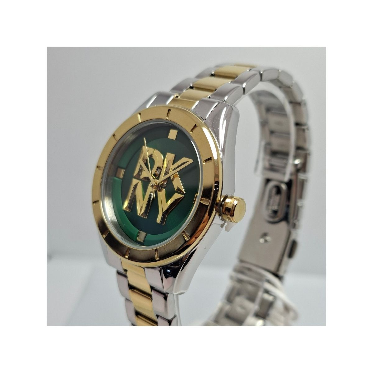 DKNY SAT DK1L016M0095