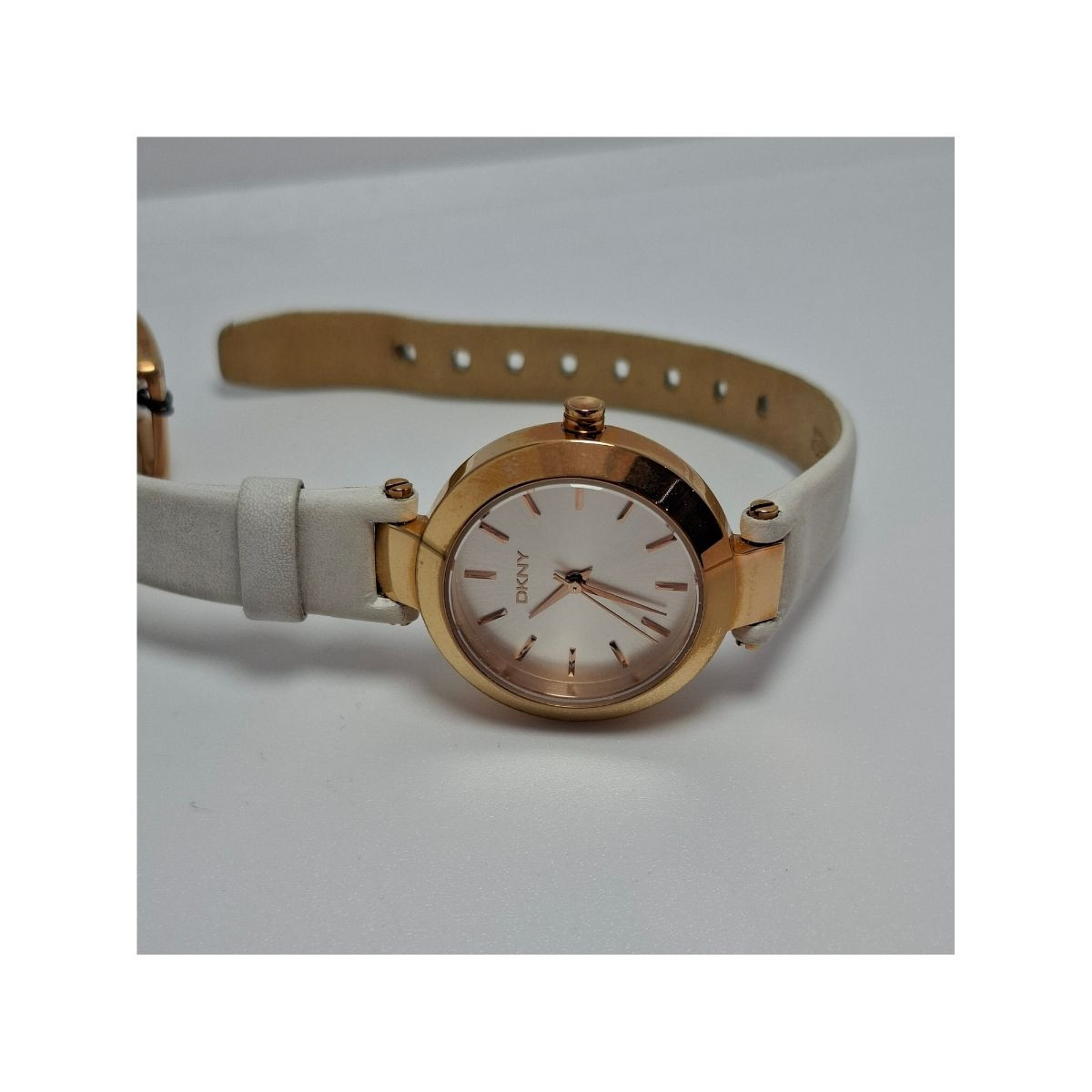 DKNY SAT 8784