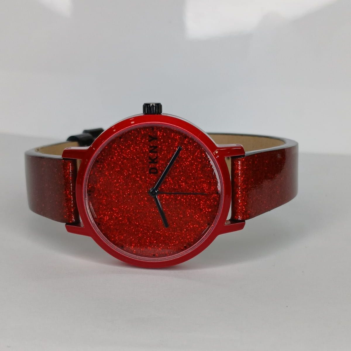 DKNY SAT 2860