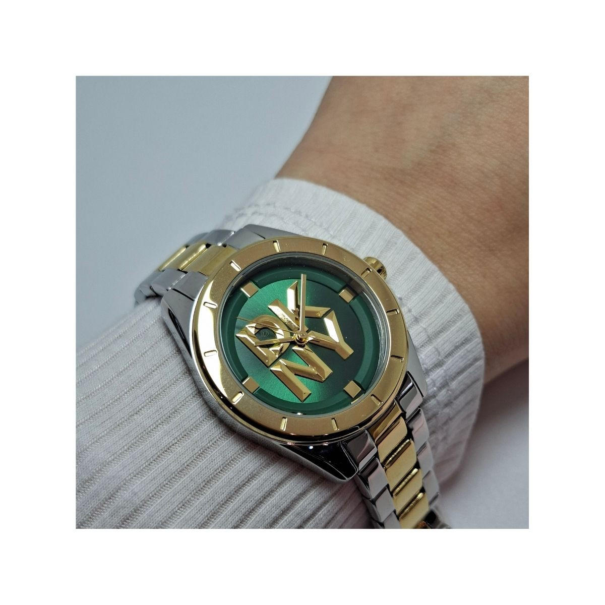 DKNY SAT DK1L016M0095