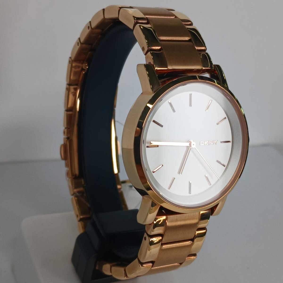 DKNY SAT 2344