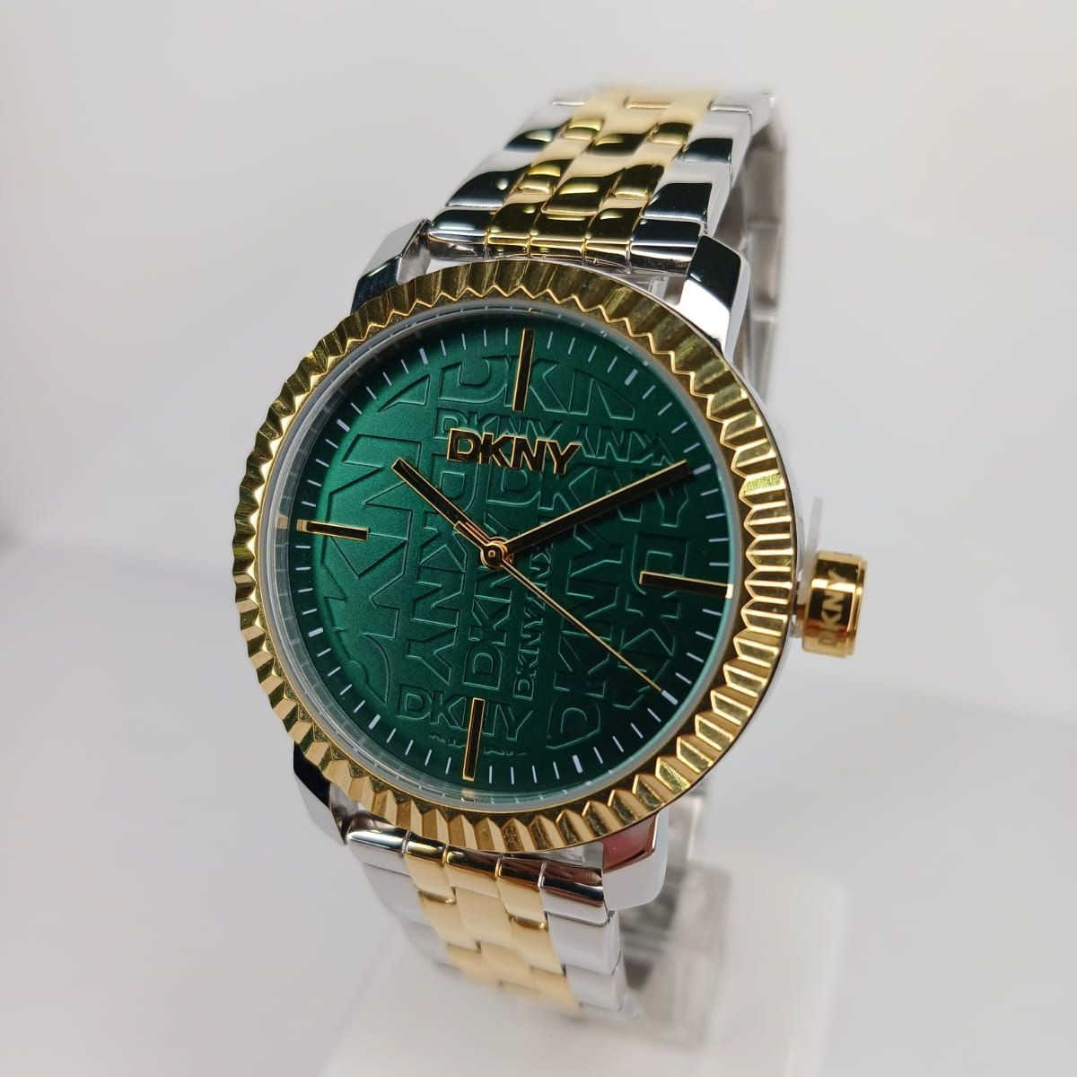 DKNY SAT DK1L053M0055