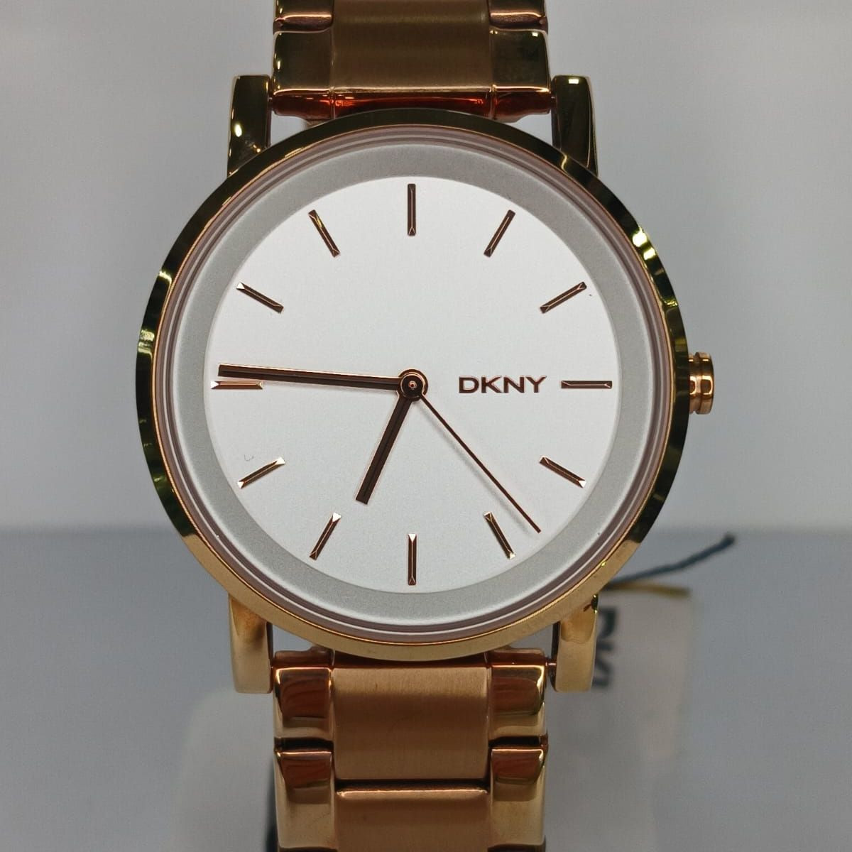 DKNY SAT 2344