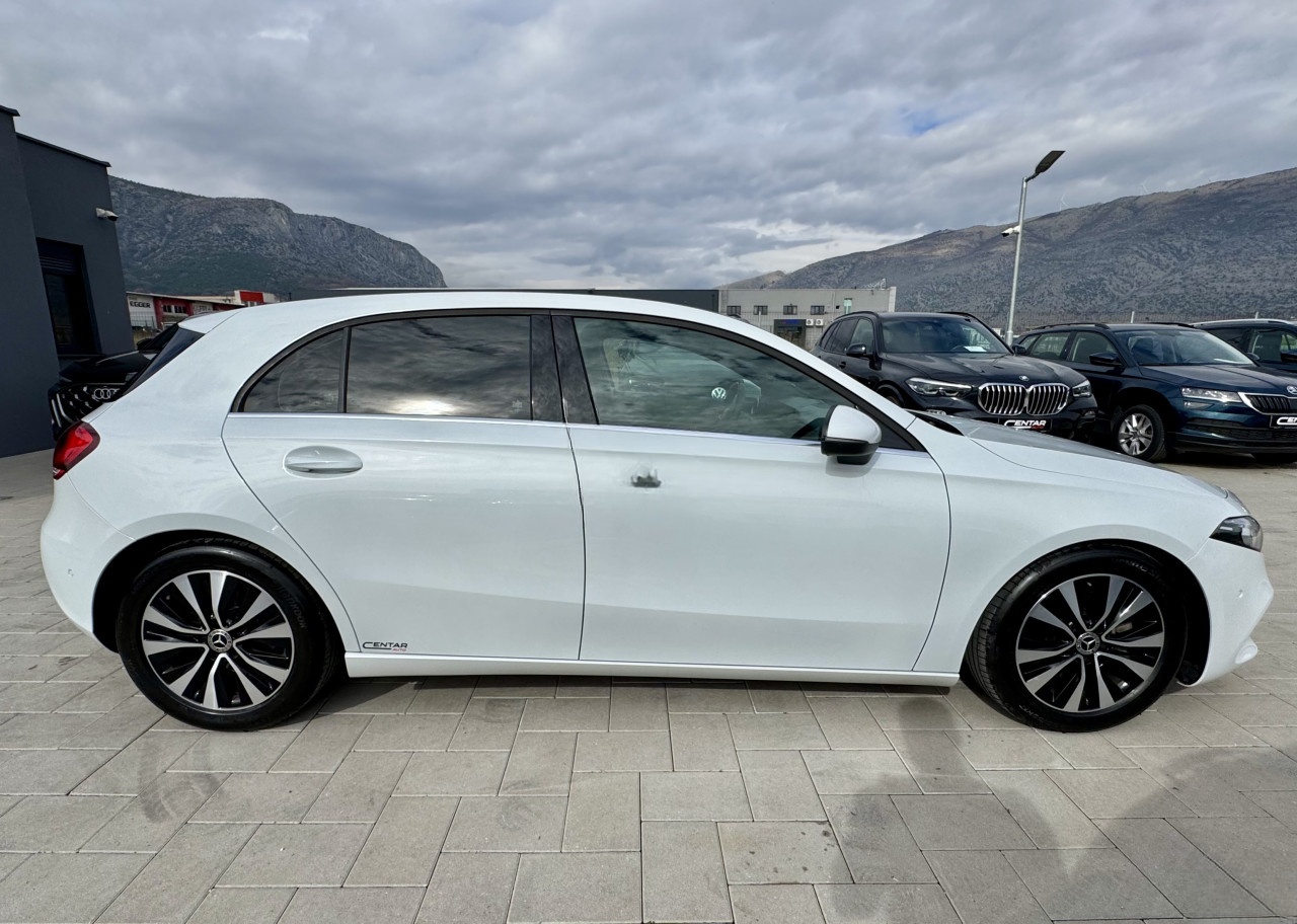 Mercedes-Benz A 180 2022 2.0 D BUSINESS LED