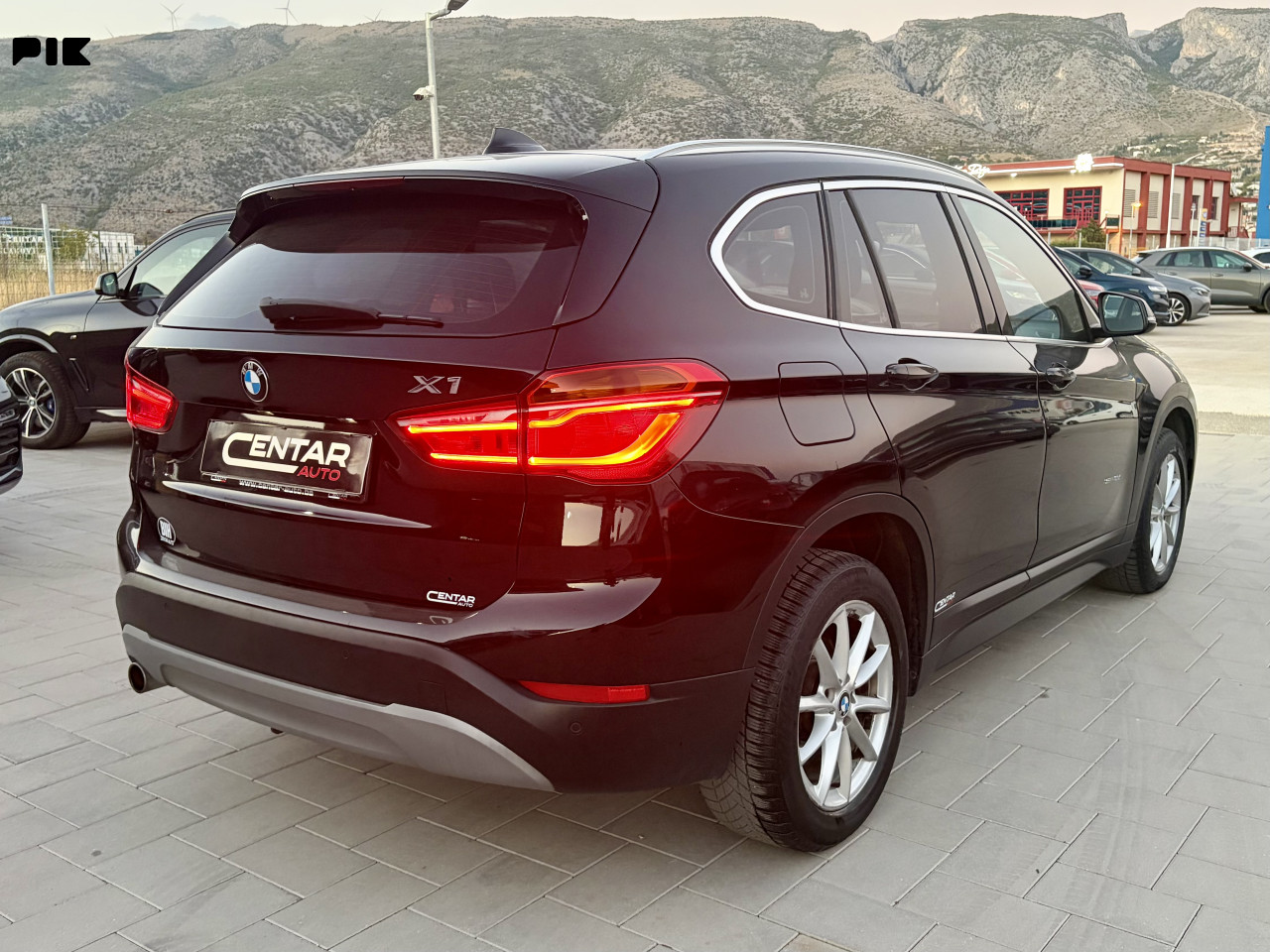 BMW X1 2017 2.0 18d BUSINESS LED