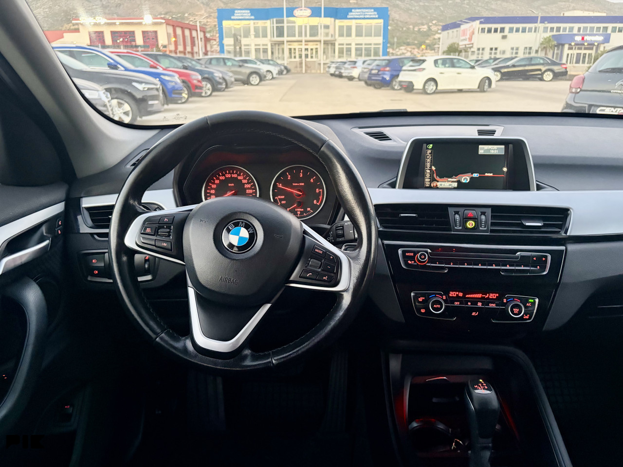 BMW X1 2017 2.0 18d BUSINESS LED