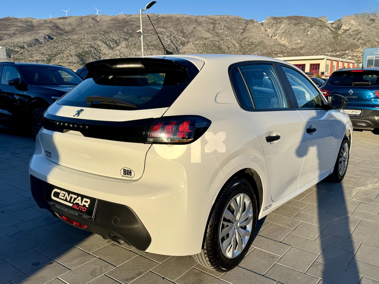 Peugeot 208 2022 1.5 BlueHDI ParkSenzori