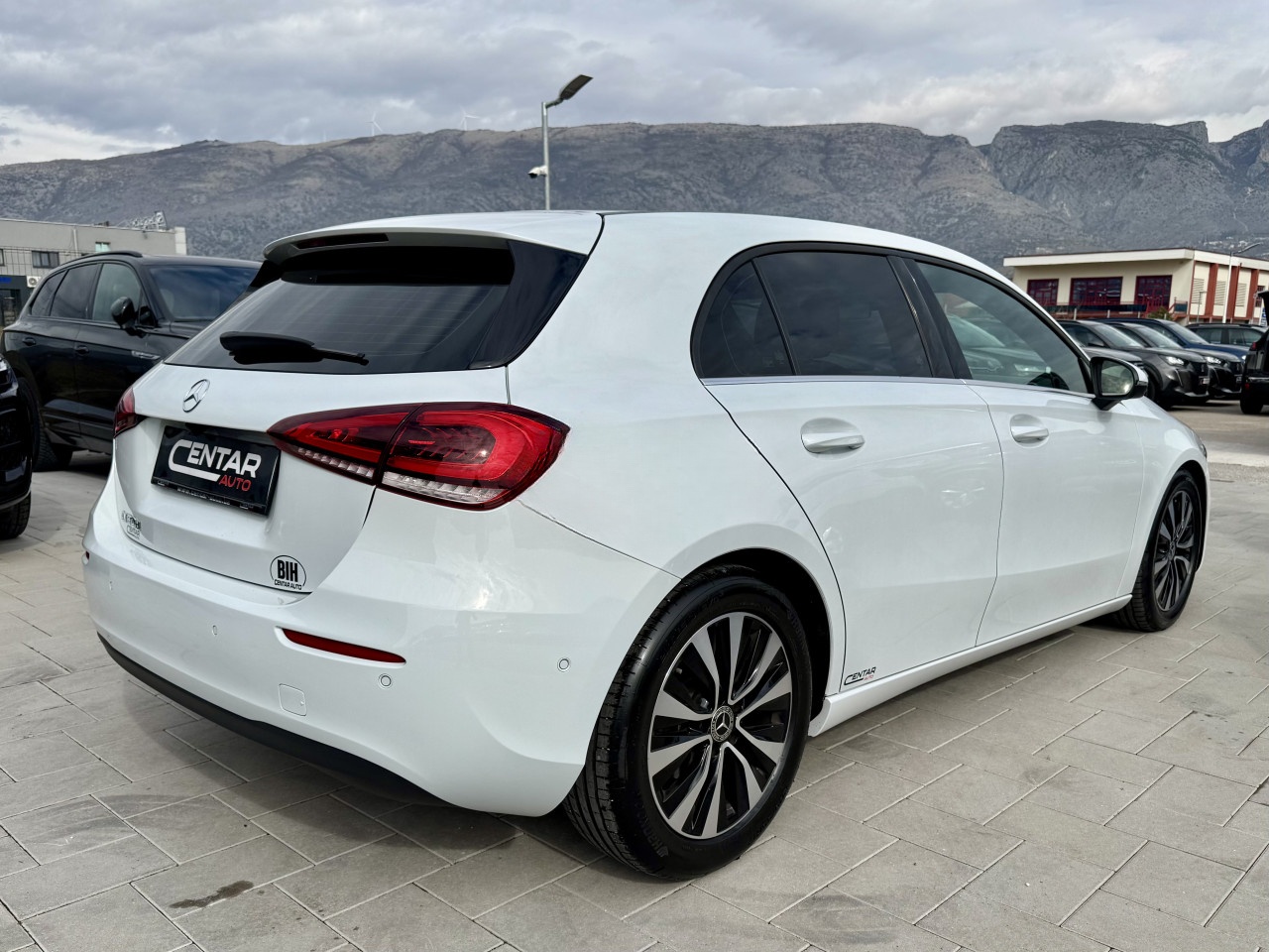 Mercedes-Benz A 180 2022 2.0 D BUSINESS LED