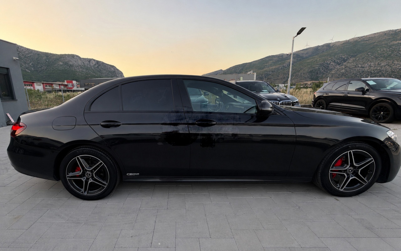 Mercedes-Benz E 220 2022 2.0 D AMG LINE BLIND SPOT AMBIENT