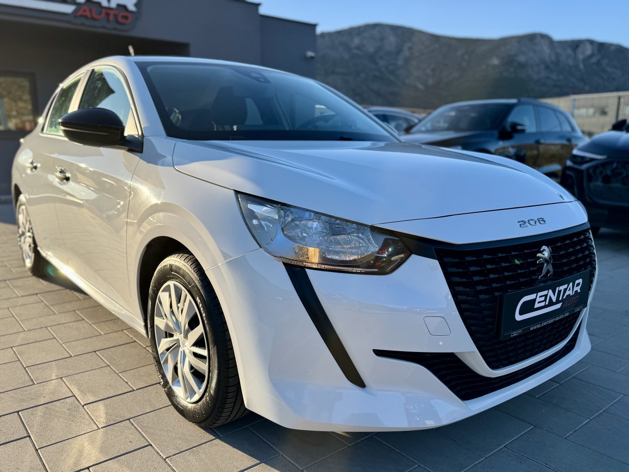 Peugeot 208 2022 1.5 BlueHDI ParkSenzori