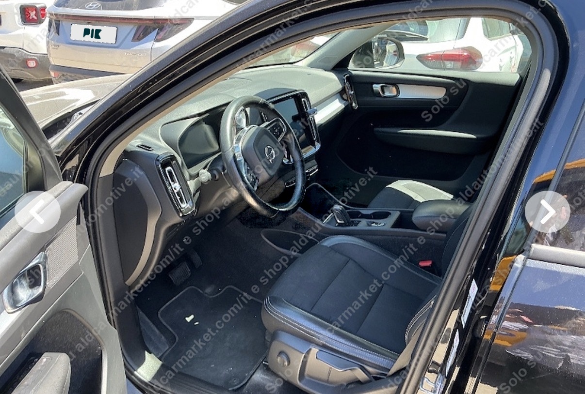 Volvo XC 40 2019 2.0 D4 AWD 4x4 MOMENTUM SPORT