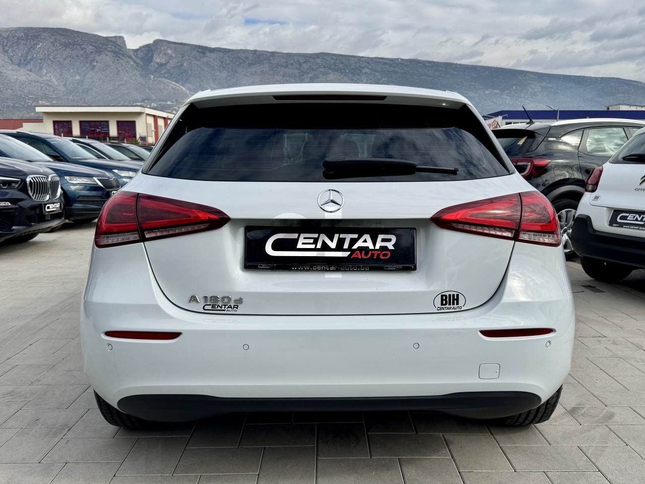 Mercedes-Benz A 180 2022 2.0 D BUSINESS LED