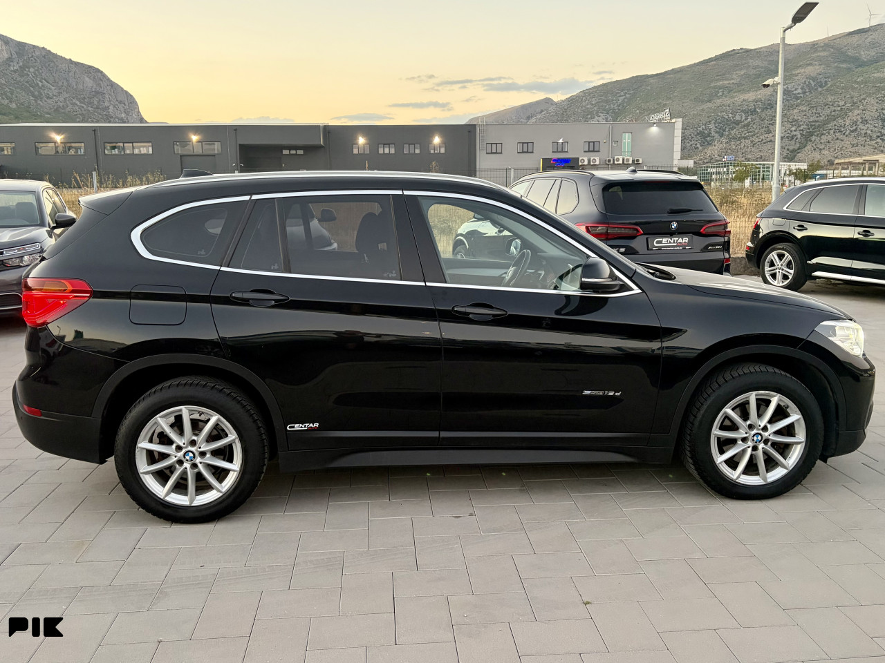 BMW X1 2017 2.0 18d BUSINESS LED