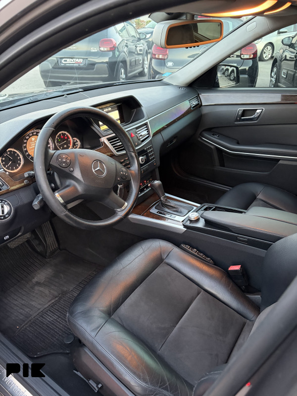 Mercedes-Benz E 200 2.2 D 2010 AVANTGARDE