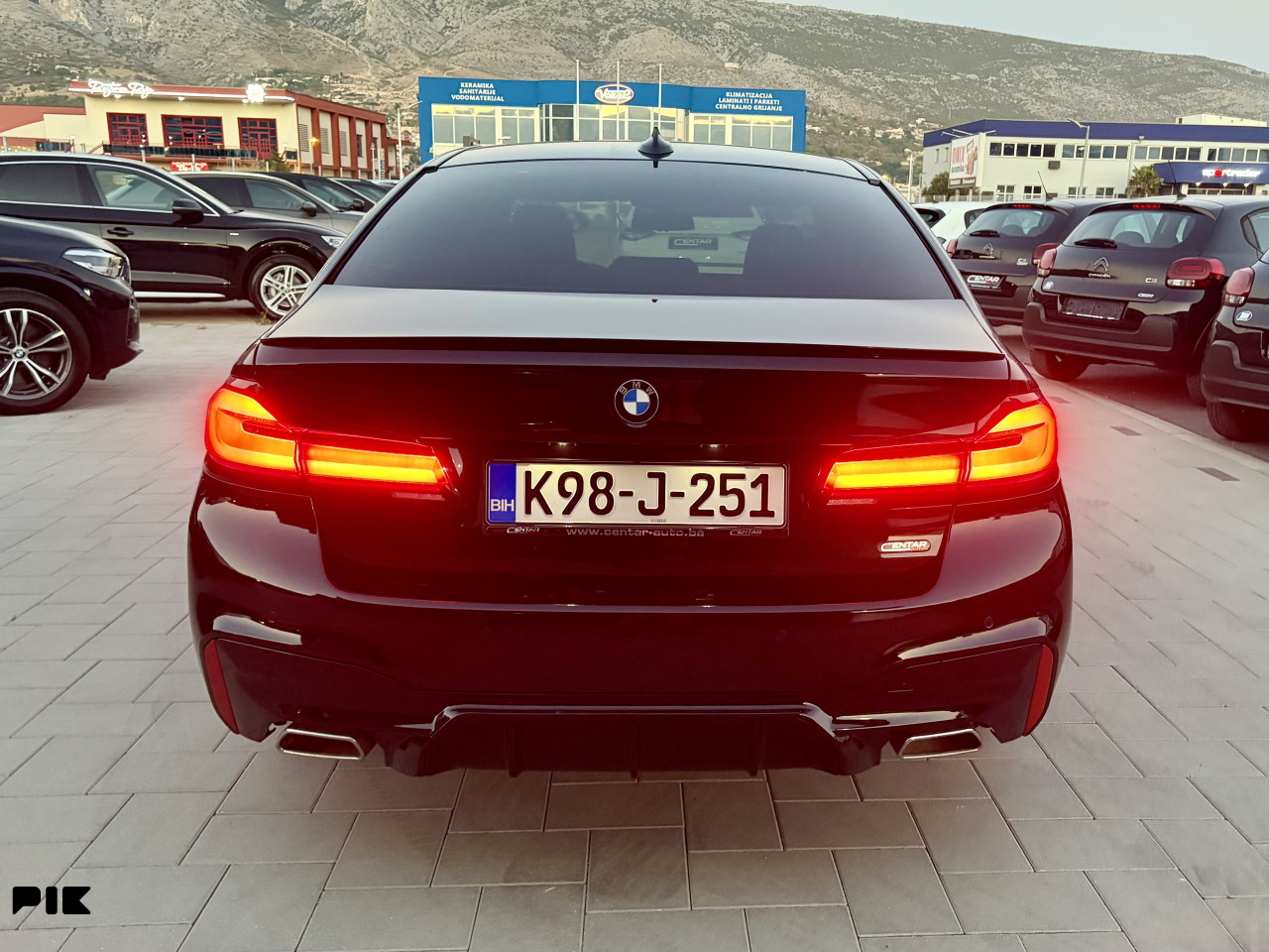 BMW 520 2017 2.0 D LUXURY LINE