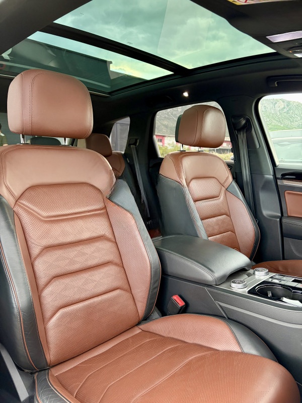 Volkswagen Touareg 3.0 TDI 4x4 R-LINE BLACK STYLE PANORAMA