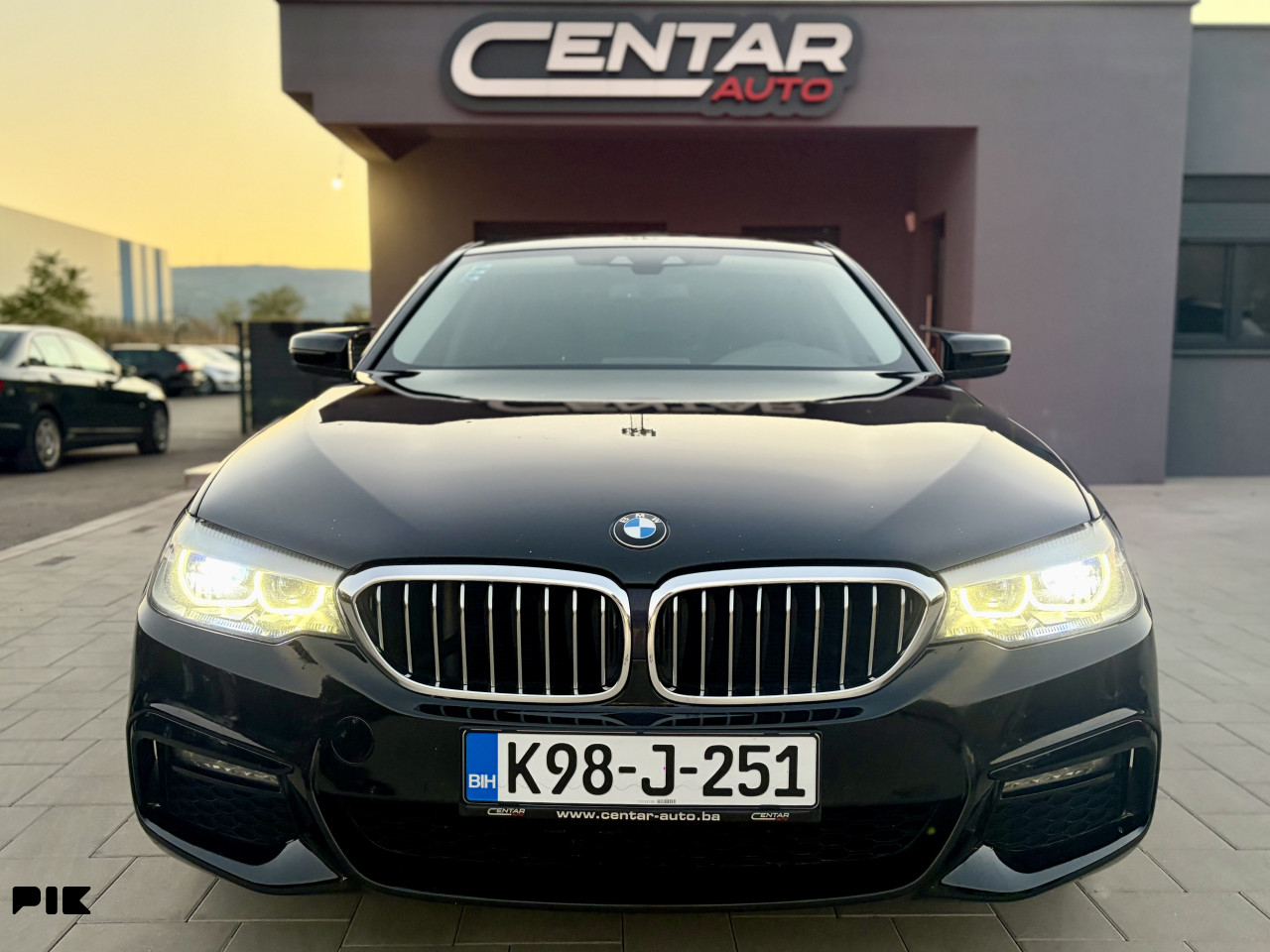 BMW 520 2017 2.0 D LUXURY LINE