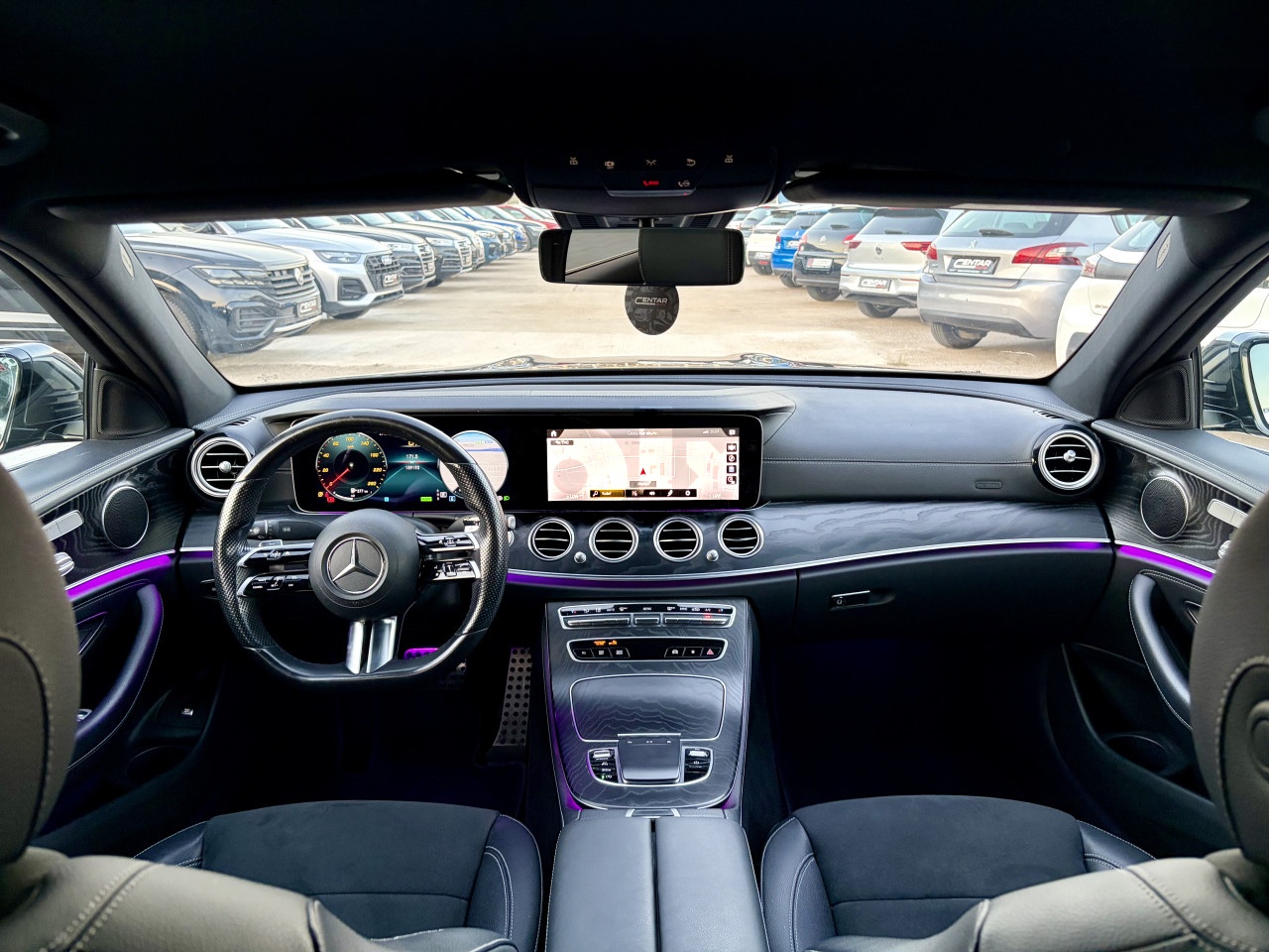 Mercedes-Benz E 220 2022 2.0 D AMG LINE BLIND SPOT AMBIENT