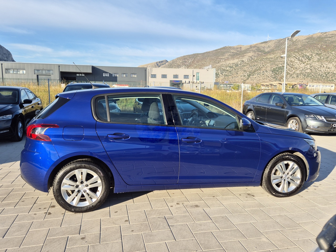 Peugeot 308 2019 1.5 BlueHDI LED