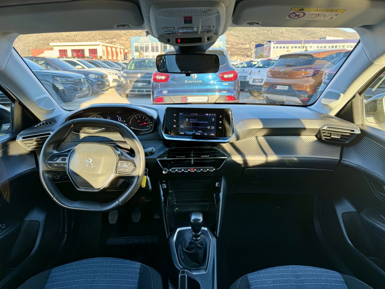 Peugeot 208 2022 1.5 BlueHDI ParkSenzori