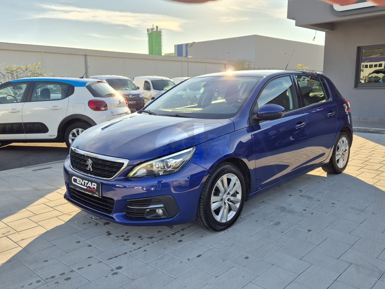 Peugeot 308 2019 1.5 BlueHDI LED