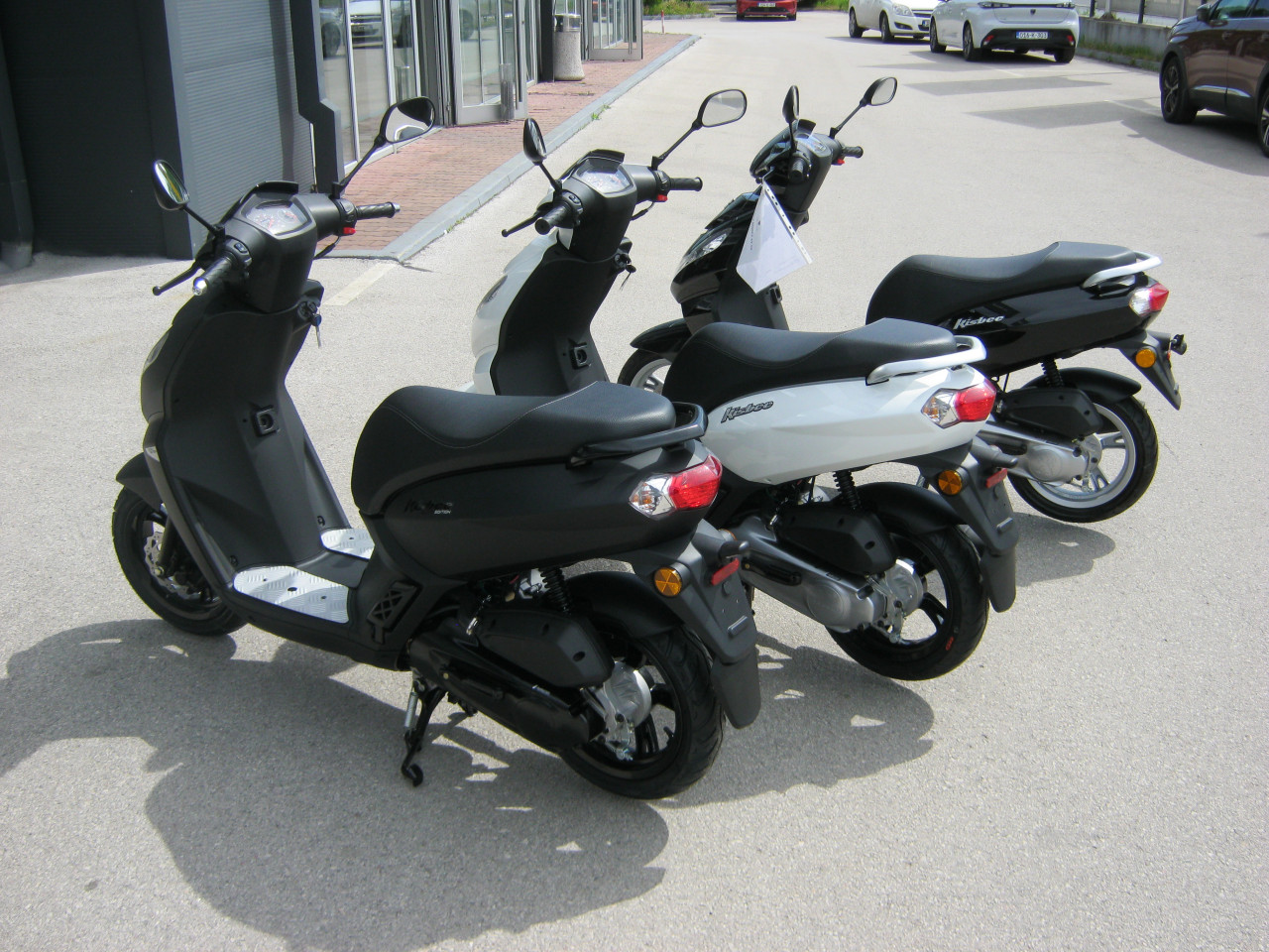 Novo - Peugeot Skuter Kisbee 49 ccm 50 - AKCIJA ( Vespa )