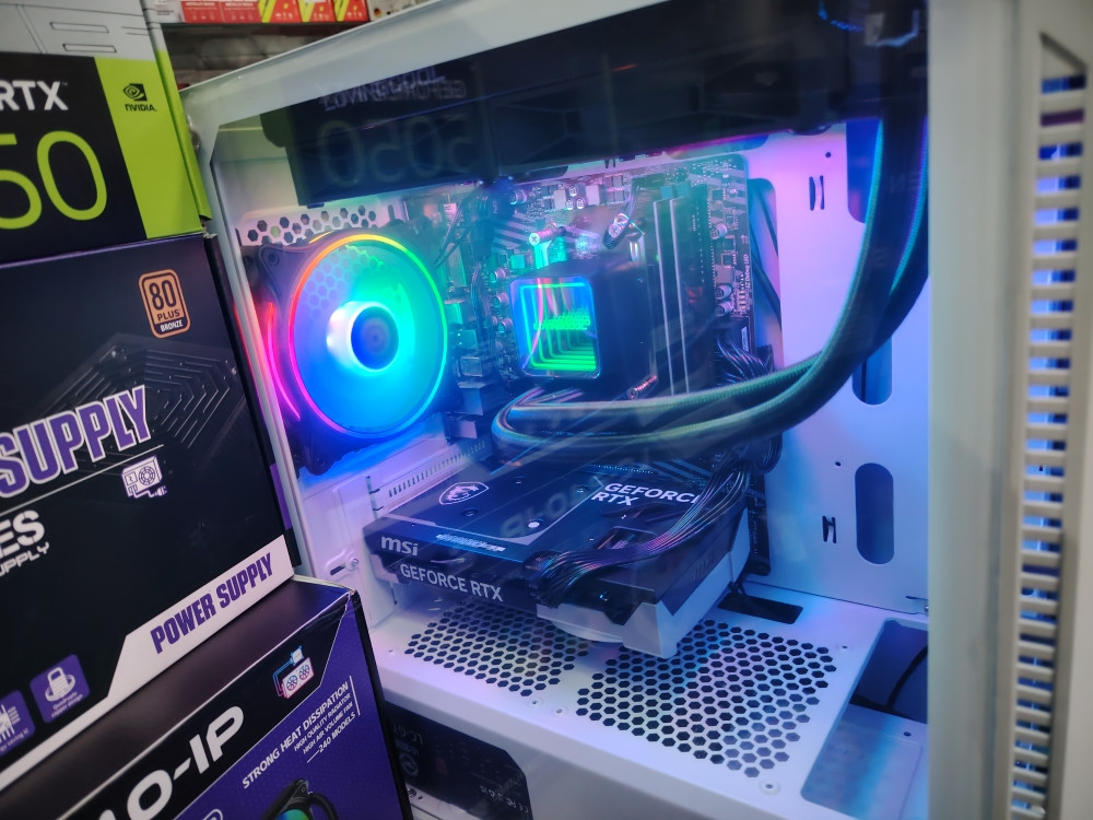 GAMING PC RAČUNAR 5 5500 RX RTX5050 RAM 16GB SSD 500GB +VODENO HL