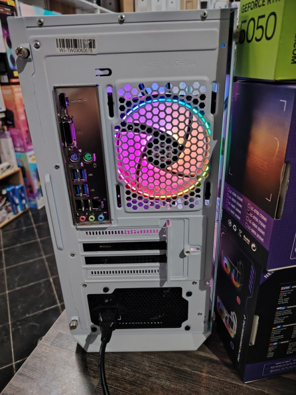 GAMING PC RAČUNAR 5 5500 RX RTX5050 RAM 16GB SSD 500GB +VODENO HL