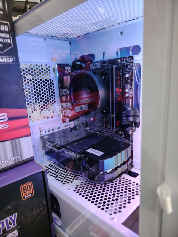 GAMING PC RAČUNAR Ryzen 5 5500 AMD SSD 1TB RAM 16GB RX580