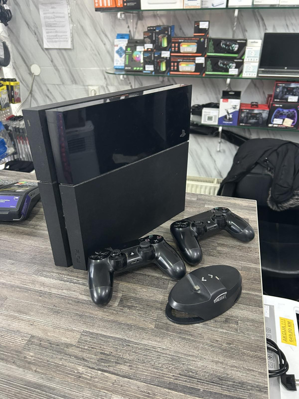 PLAYSTATION 4 PS4 - 500GB