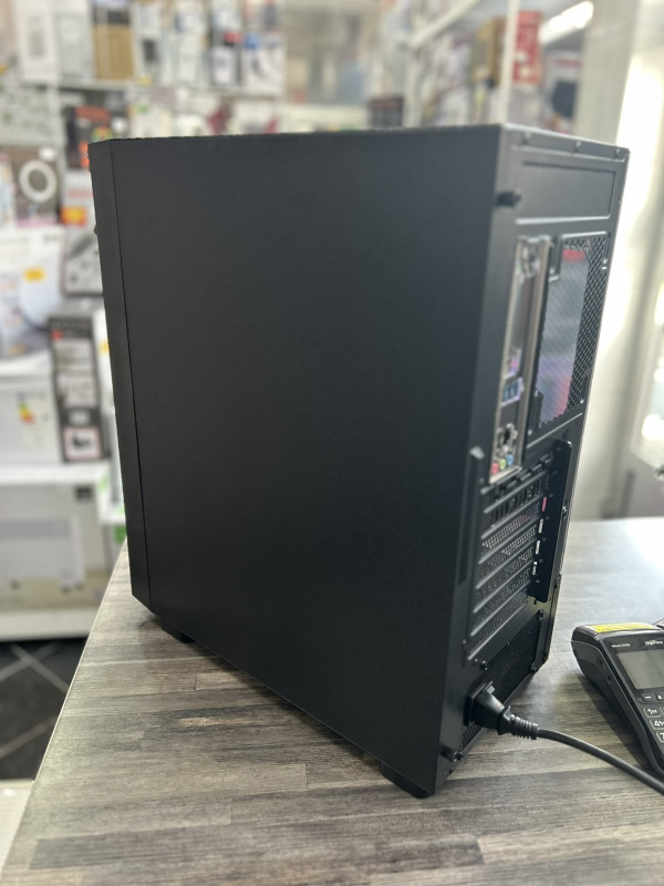 GAMING PC RACUNAR Ryzen 5 5600x RTX 5060  8GB  NV3 1Tb Ram 32