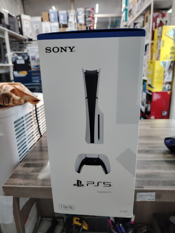 PLAYSTATION 5 SLIM E CHASSIS + DESTRUCTION ALL STARS IGRICA