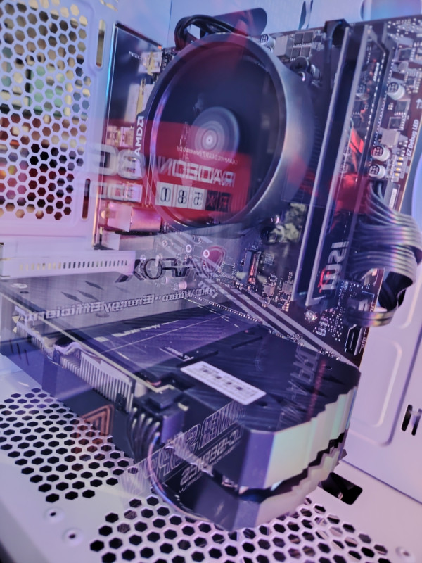 GAMING PC RAČUNAR Ryzen 5 5500 AMD SSD 1TB RAM 16GB RX580